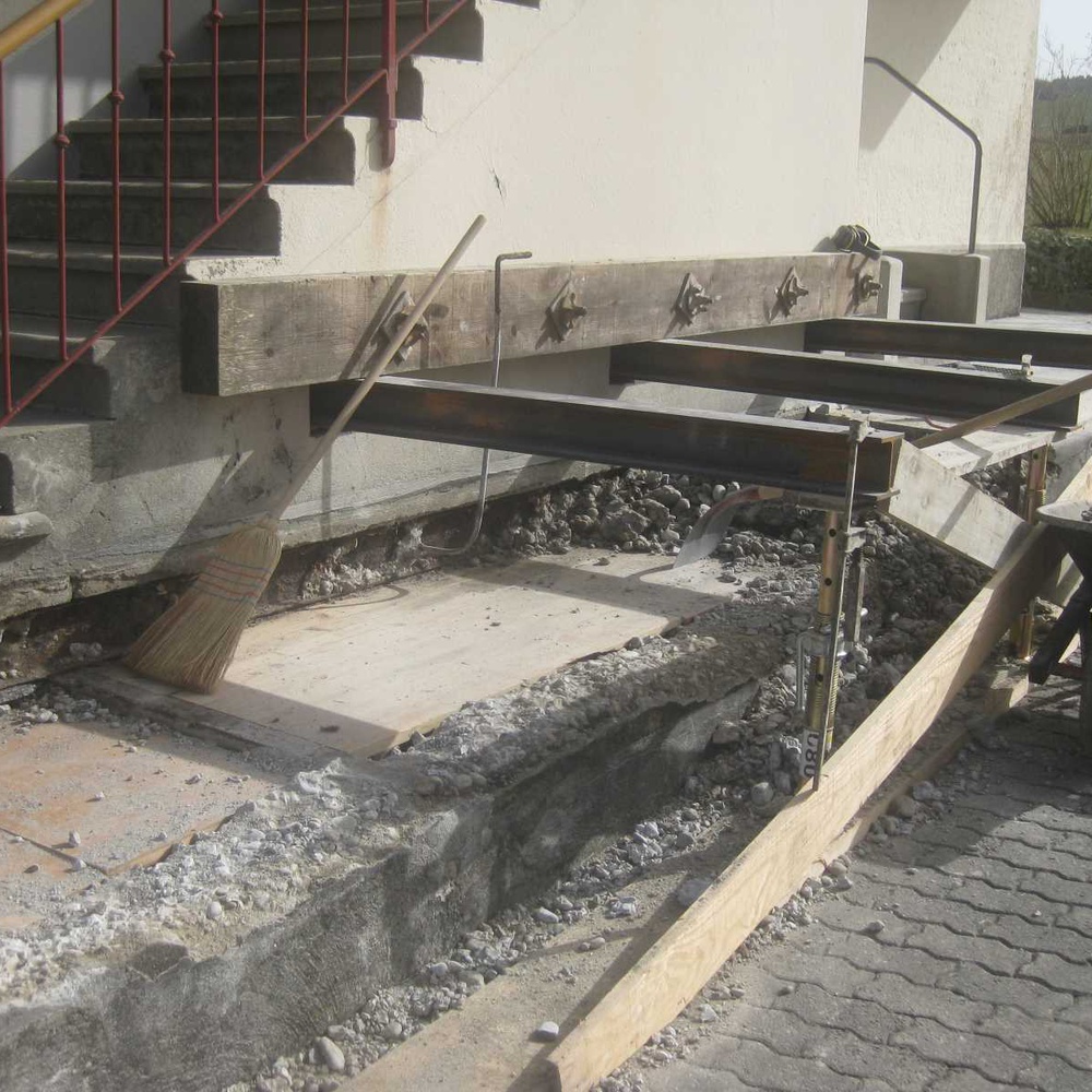 Notsicherung Treppe mit Wand